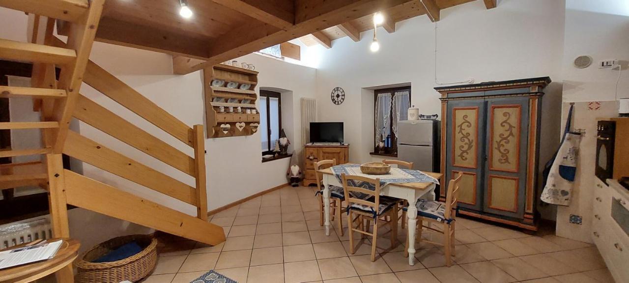 Loft Della Perpetua Di Casa Bernardi, Fuga Romantica Petfriendly Montagnaga  Exterior foto