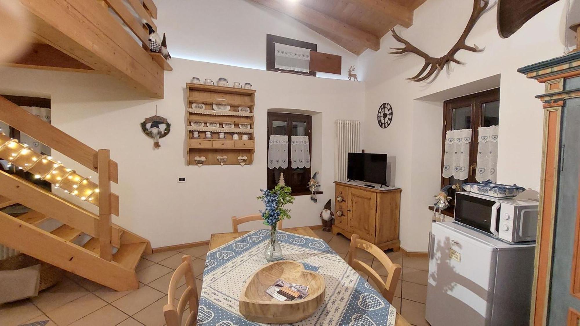 Loft Della Perpetua Di Casa Bernardi, Fuga Romantica Petfriendly Montagnaga  Exterior foto